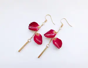 Pendientes de gancho de oreja de rosa roja de hada dulce hechos a mano, flor Real, boda y regalo, Clip de oreja sin perforación Ideal