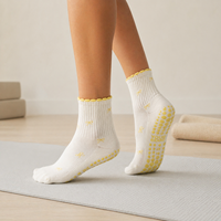 Chaussettes de yoga antidérapantes pour femmes, chaussettes de Pilates avec logo personnalisé tricoté, respirantes en coton, chaussettes de danse et de yoga antidérapantes