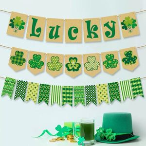 Décorations de fête pour la Saint-Patrick : Guirlande de feuilles vertes porte-bonheur en toile de jute, bannière trèfle irlandais - Product Image 1