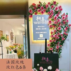 ดอกกุหลาบแดงประดิษฐ์คุณภาพสูงแบบกำหนดเอง ทำจากพลาสติกตาข่าย สำหรับตกแต่งท่อแอร์ ตกแต่งผนังน้ำตก ผนังดอกไม้ - Product Image 6