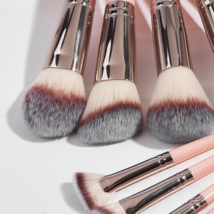 Ensemble <span class=keywords><strong>de</strong></span> 18 pinceaux <span class=keywords><strong>de</strong></span> maquillage professionnels roses, poils synthétiques doux, tube en aluminium, manche en plastique, ensemble complet <span class=keywords><strong>de</strong></span> pinceaux <span class=keywords><strong>de</strong></span> maquillage pour le <span class=keywords><strong>visage</strong></span> avec boîte - Product Image 2