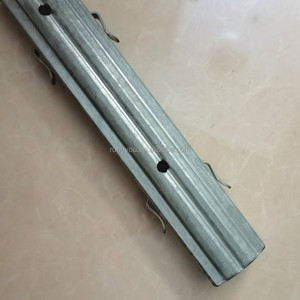 Poteau de treillis pour vignoble de 2,4 m avec crochets, poteaux en métal pour vignoble, haute résistance et robustesse, Tas De Raisin - Product Image 2