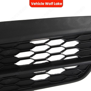 Encadrements de feux antibrouillard Honda Civic 2016-2018 Berline Coupé ABS à clipser sur les grilles inférieures - Product Image 3