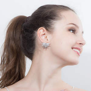 Boucles d'oreilles étoile en or blanc, serties de cristaux et de strass, bijoux de luxe pour femmes, pour les soirées, E308 - Product Image 6