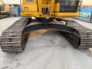 Excavadora de Orugas Grande Komatsu PC240 con Motor de 125 kW y Caja de Cambios para Movimiento de Tierras, Minería, Construcción de Carreteras y Proyectos Industriales - Product Image 4