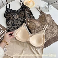 Prix usine OEM : Camisole élégante en dentelle et maille transparente, à bretelles spaghetti, avec bonnets fixes et rembourrés, pour soirées, sorties nocturnes et rendez-vous galants