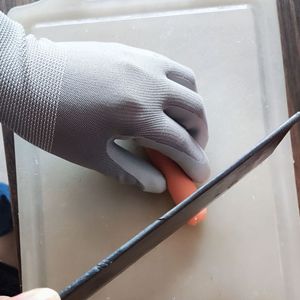 Gants de travail en nitrile réutilisables antidérapants et protecteurs pour la construction et le camping - Product Image 3