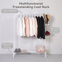 Porte-manteaux d'angle en métal multifonctionnel moderne pour magasin de vêtements, avec étagères et cintres