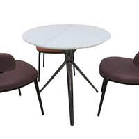Table basse ronde moderne avec plateau en marbre, série XT, base trépied en métal pour salon