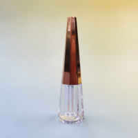 Anpassbare 3ml Pyramiden form Lip gloss Tubes Leere Plastik flaschen mit Zauberstab Fabrik Direkt verkauf Kosmetik verpackung