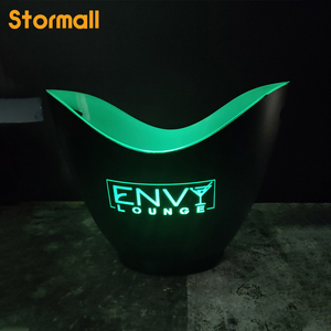 Seau à glace LED rechargeable en acrylique lumineux moderne avec logo pour les fêtes, grande capacité - Product Image 5
