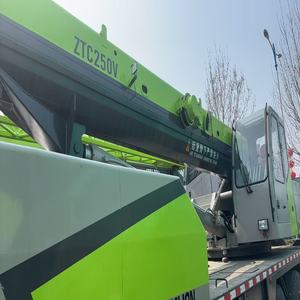 Grúa sobre Camión ZOOMLION 25T Usada en Buen Estado de Funcionamiento en Venta - Product Image 5