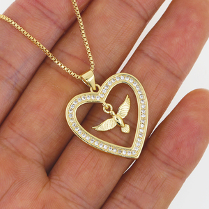 Pendentif Sentinel Evil Eyes en or avec chaîne en forme de boîte, pierre verte et cristal baguette pour femme, collier cadeau - Product Image 5