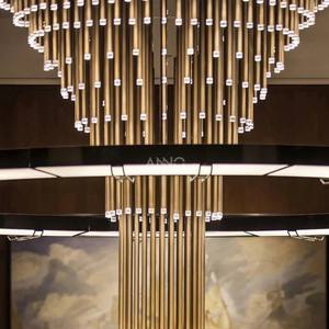 Lustre de luxe en métal doré ANNO Éclairage suspendu Grand lustre de décoration de hall d'entrée - Product Image 2