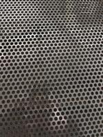 Tôles perforées personnalisées Panneaux en acier à trous fendus pour écran Application pour grilles d'enceintes Façades décoratives de bâtiments