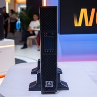 Penjualan Panas Tower Online UPS Perlindungan Lonjakan Cerdas untuk Ruang Server Kecil Peralatan ATM Catu Daya Tak Terputus