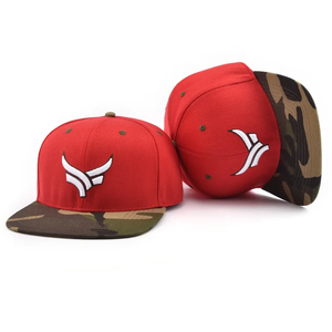 Gorra Snapback Roja de 6 Paneles con Logotipo Bordado en 3D Personalizado en Blanco, Visera de Camuflaje, Estilo Urbano Unisex - Product Image 4