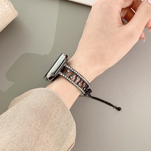 <span class=keywords><strong>Bracelet</strong></span> à breloques de luxe à la mode chaîne en or pour femmes <span class=keywords><strong>bracelet</strong></span> de montre en métal en acier inoxydable pour <span class=keywords><strong>Apple</strong></span> <span class=keywords><strong>Watch</strong></span> 8 <span class=keywords><strong>7</strong></span> 6 5 4 3 2 1 bande - Product Image 3