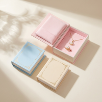 Boîte à bijoux personnalisée avec logo, style livre carré en papier, rangement en velours pour colliers, bracelets, emballage cadeau, boîtes à alliances de mariage