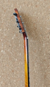 Guitarra eléctrica sólida Yunzhi Archtop estilo ES335, hecha a mano, con tapa de arce, cuerpo hueco, diapasón de ébano lacado y pastillas H-H - Product Image 2