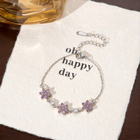 Bracelet à breloques Fleur à six pétales rose éclatant, serti de pierres en or et argent, étincelant et brillant, fantaisie, cadeau d'amitié pour elle