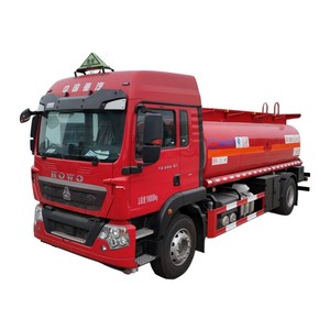 รถบรรทุกน้ำมัน HOWO TX 4x2 12000 ลิตร พร้อมหัวจ่ายสำหรับส่งและเติมน้ำมันเชื้อเพลิงที่เป็นอันตราย - Product Image 1