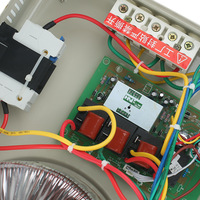 Régulateur de tension monophasé entièrement automatique Chint 3000W 220V CA avec correction du facteur de puissance 50/60Hz et affichage numérique anti-surtension