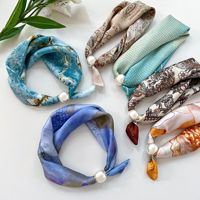 Cashew-Print Langer Polyester-Schal, dünner Perlen-Halstuchschal, magnetischer Dreieck-Anhänger im süßen Frühlings-Lazy-Style