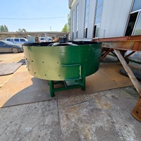 Malaxeur industriel pour la production de blocs de béton