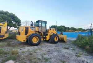 Exportation à l'étranger de chargeuses sur pneus Caterpillar 966H d'occasion, machines de construction robustes pour grands terrains et mines - Product Image 4