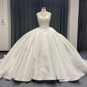 ANY265 Vestido de Novia Moderno Minimalista de Satén Color Marfil con Encaje, Sin Mangas, Estilo Imperio, Apliques Florales de Cristal, Bordado, Falda Larga - Product Image 1