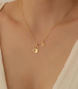 Productos de abeja de acero inoxidable delicado Collar de flores Collar delicado Regalo chapado en oro de 18 quilates para el mejor amigo Animales lindos - Product Image 2