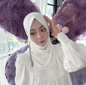 Nuosha OEM Nouveau Hijab en Chiffon à Bordure en Forme de Feuille de Lotus à Angle Droit à Franges à la Mode Musulmane Dubaï Arabie Saoudite CE Porté Quotidien - Product Image 5