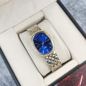 Women's diamond-encrusted quartz <b>watch</b> popular style. - Product Image 4