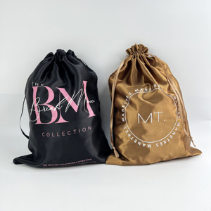 Sacs en satin noir avec cordon de serrage, impression logo rose, pochettes de rangement en satin doux de luxe pour boutique de beauté, extensions de cheveux - Product Image 3