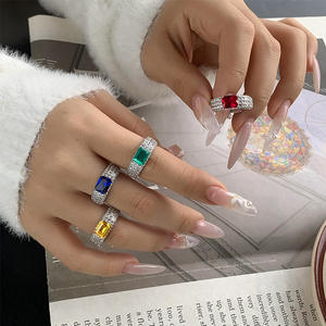 Bague large entièrement pavée, design de niche, sertissage clos, artisanat polyvalent, tendance, pour les voyages et les vacances - Product Image 4