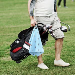 Serviettes de golf en microfibre unies - Écologiques, séchage rapide, avec sac de rangement en filet pour usage sportif - Product Image 1