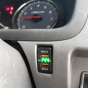 Cargador de coche A77QC, voltímetro, pantalla de voltaje, doble puerto QC 3,0, Dual QC3.0, enchufe de cargador USB para <span class=keywords><strong>Toyota</strong></span> - Product Image 3