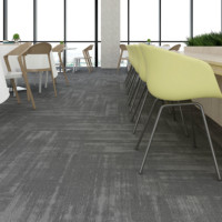 Carreaux de moquette gris Tapis en nylon gris Revêtement de sol Bureau Hôtel Hall Bibliothèque Carreaux de moquette de luxe