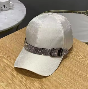 Casquette de baseball unisexe 6 panneaux en tissu Oxford, strass, matériau imperméable en cuir, style sportif européen et américain, luxe léger - Product Image 3