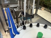 Machine de remplissage, de bouchage et d'étiquetage automatique de bouteilles Chubby Gorilla V3 de 10 ml, ligne de production d'emballage liquide