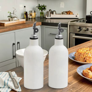 Bouteille de <span class=keywords><strong>vinaigre</strong></span> d'huile en céramique blanche avec bec verseur en acier inoxydable Rangement ménager personnalisé pour fournitures de <span class=keywords><strong>cuisine</strong></span> - Product Image 4