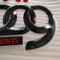 Lettre biseautée prismatique peinte sur mesure sans rétroéclairage, extérieure, en laiton, bronze ou aluminium gravé en 3D