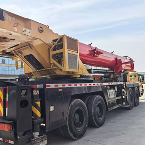 Grúa Todoterreno Usada de 80 Toneladas STC800T6 2021 en Excelentes Condiciones de Trabajo, Pluma de 60M, Contrapeso de 6 Secciones, Motor de 25 Toneladas, Caja de Cambios - Product Image 4