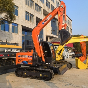 Excavatrice de 7 tonnes Hitachi ZX70 2022 avec moteur, pompe, boîte de vitesses et roulement, équipement fabriqué au Japon - Product Image 3