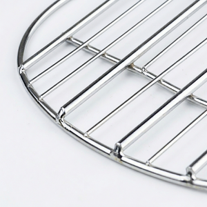 Panel de Cerca de Acero Inoxidable SS304 Soldado con Orificios Cuadrados para Uso en Parrillas y Hornos - Product Image 1