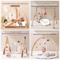 Portique d'activités triangulaire en bois transfrontalier avec pendentifs animaux en peluche pour nourrissons et nouveau-nés, stimulation multisensorielle