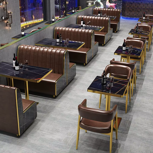Ensemble table et chaises de bar en bois rétro : Convient pour les taverne, les restaurants, les boîtes de nuit, les cafés et les salons de thé - Product Image 2