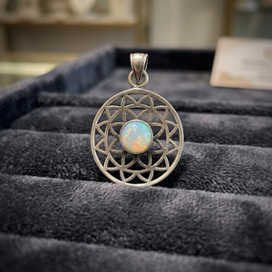 Collier Pendentif en Pierre de Lune Qualité AAA, Chaîne Serpent en Argent Allemand, Bijoux Femme Luxe Léger, Minimaliste, Meilleur Prix Mariage - Product Image 2