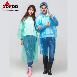 Imperméable jetable YOKOO en PE avec capuche et poignets élastiques pour la randonnée, les voyages et les activités de plein air - Product Image 3